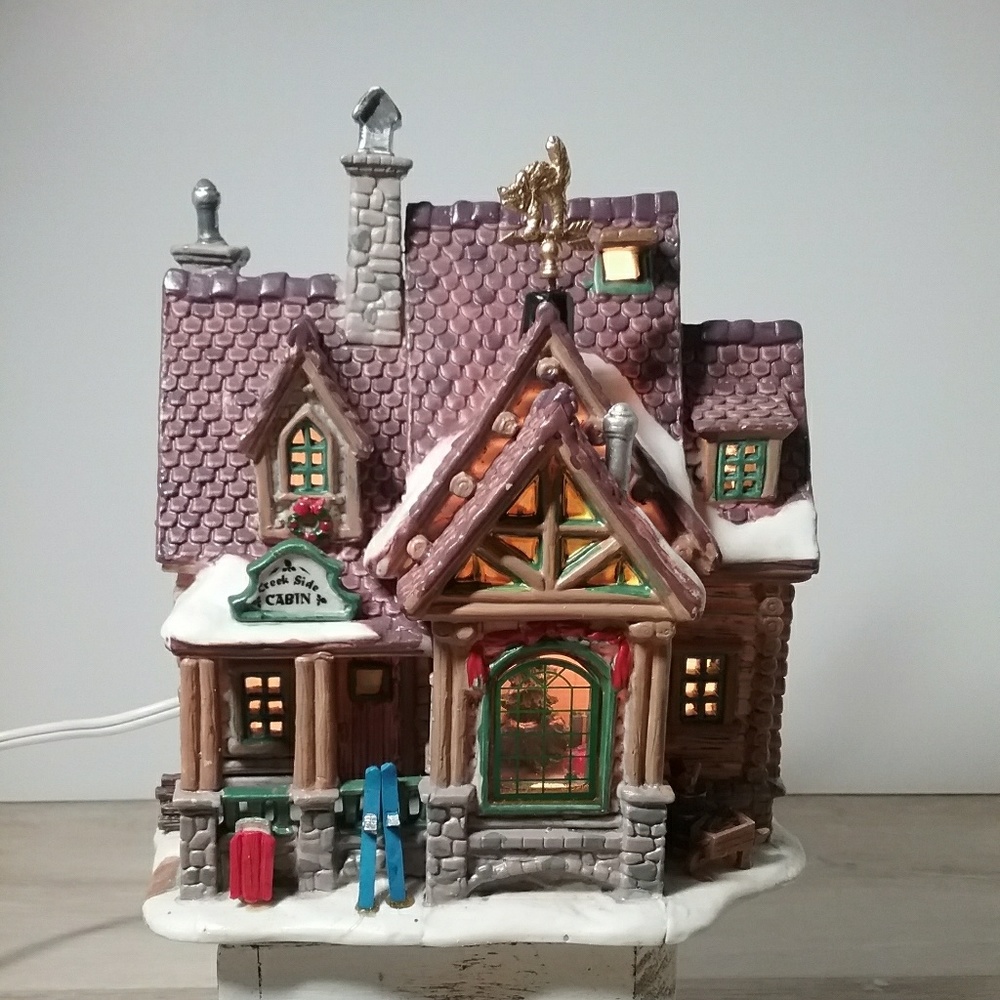 Lemax Christmas Village Creekside Cabin - Retired